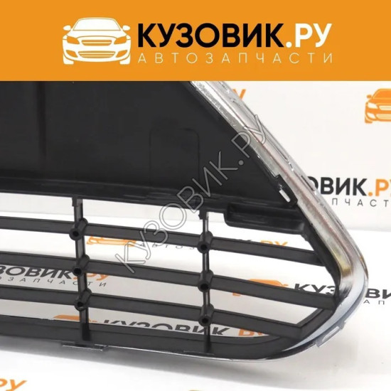 Решетка в передний бампер Ford Focus 2 (2008-2011) рестайлинг без хром молдинга KUZOVIK